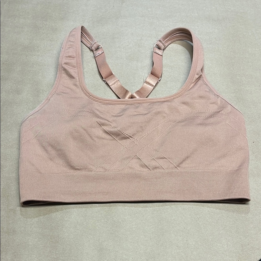 Seamless Fabletics Racer Back Sports Bra Nude Medium